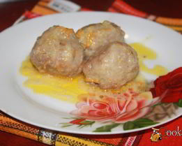 Говяжьи тефтели с жареным луком