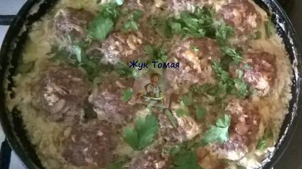 куриные тефтели в молочно-сырном соусе
