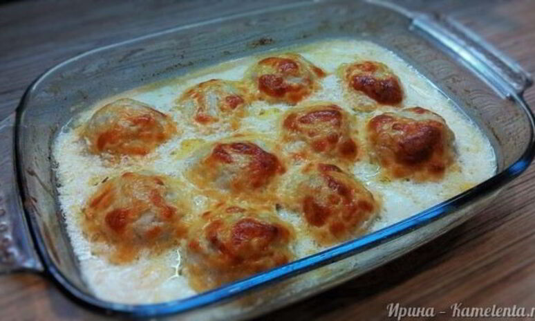 Рецепт куриных тефтелей в сметанном соусе