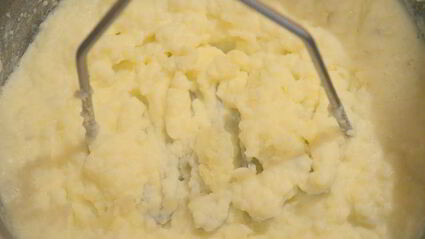 куриные тефтельки в картофельных корзиночках