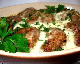 Мясные тефтели под сливочно-молочным соусом