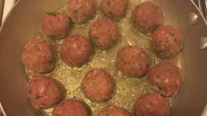 нежные тефтели в сливочном соусе