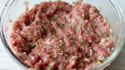 острые свиные тефтели