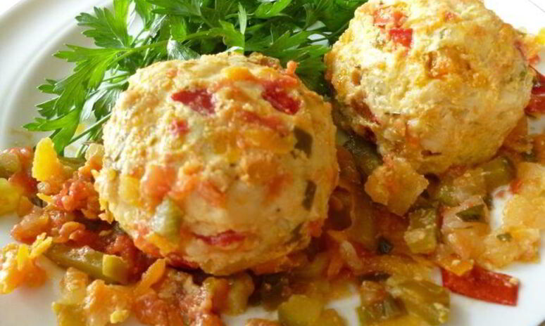 Рецепт рыбных тефтелей в остром пикантном соусе
