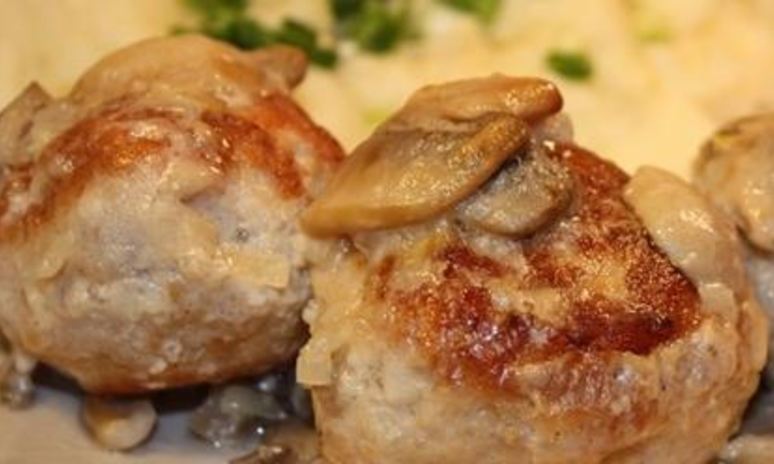 Рецепт тефтелей под грибным соусом