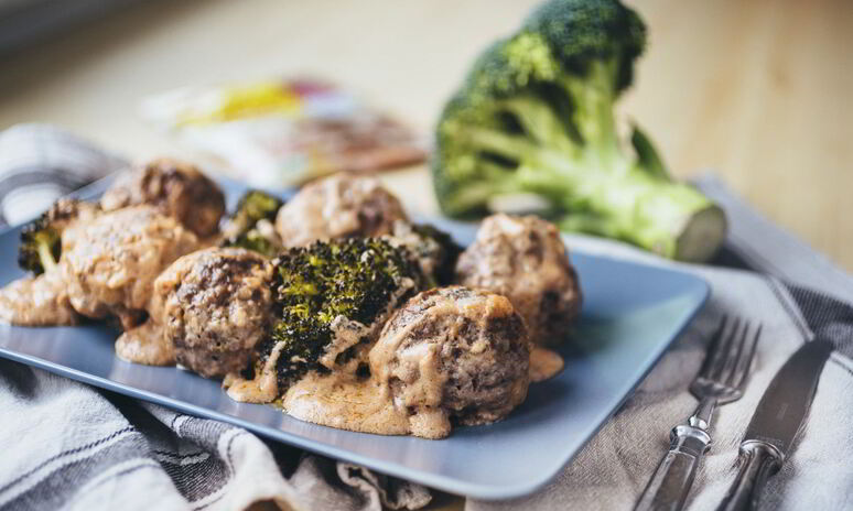 Рецепт тефтелей с грецкими орехами в соусе