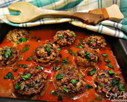 Тефтели с грибами в томатном соусе