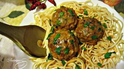 тефтели с грибами в томатном соусе