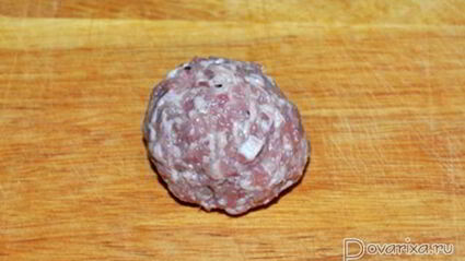 тефтели с маслинами, запеченные в беконе