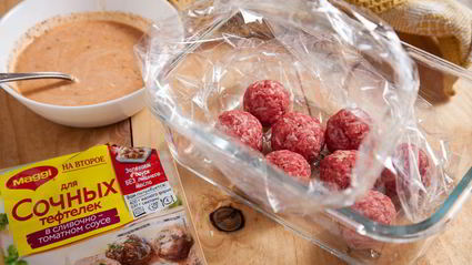 тефтели с сыром в сливочно-томатном соусе