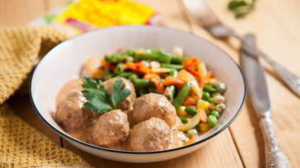 тефтели с сыром в сливочно-томатном соусе