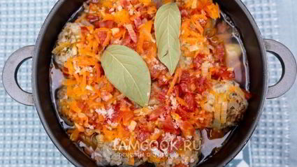 тефтели, тушенные с картофелем