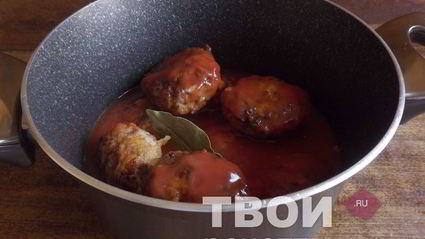 тефтели, тушенные в томатном соусе