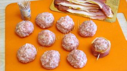 тефтели в духовке в беконе