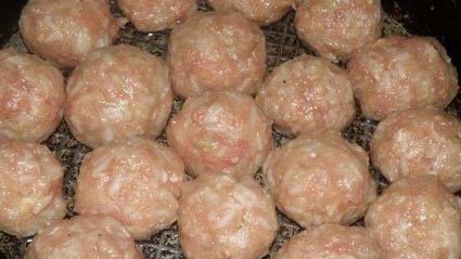 тефтели в сметанном соусе