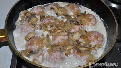 тефтели в сырно-грибном соусе