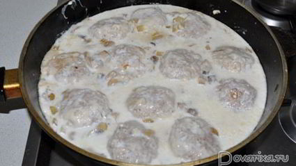 тефтели в сырно-грибном соусе