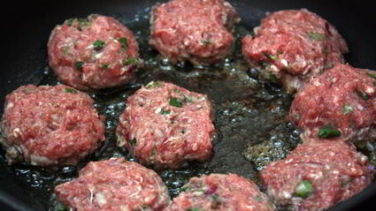 тефтели в томатном соусе с мятой