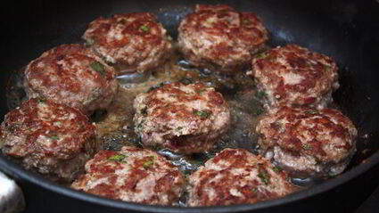 тефтели в томатном соусе с мятой