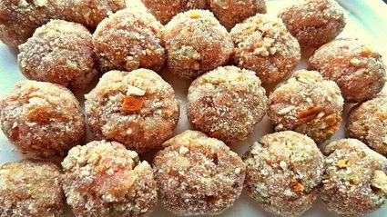 тефтельки с трехцветной пастой и овощной подливой