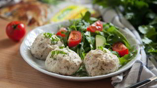 Запеченные куриные тефтели с травами