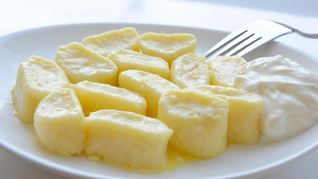 Быстрые ленивые вареники из творога с манкой