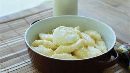 ленивые вареники с топленым молоком