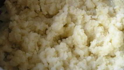 вареники с черникой и соусом под шафе