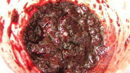 вареники с черникой и соусом под шафе