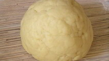 вареники с черникой и соусом под шафе