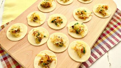 вареники с капустой и зеленью