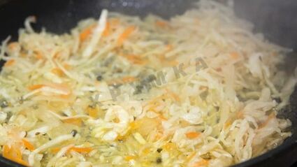 вареники с кислой капустой и мятым картофелем