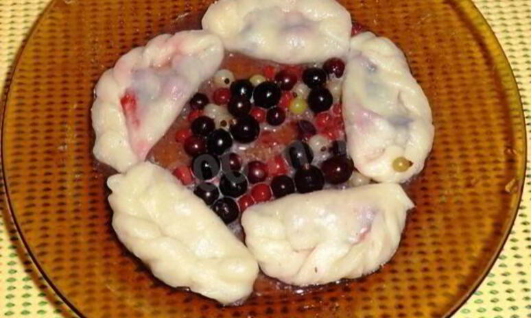 Рецепт вареников со смородиной