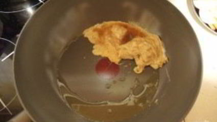 яичная лапша с курицей и овощами