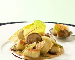 Жареные ньокки в соусе из горгонзолы с грибами