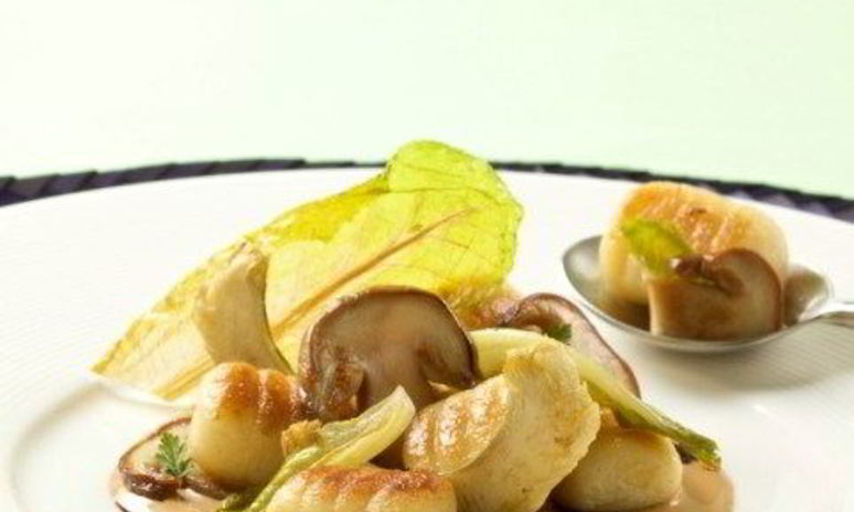 Рецепт жареных ньокков в соусе из горгонзолы с грибами