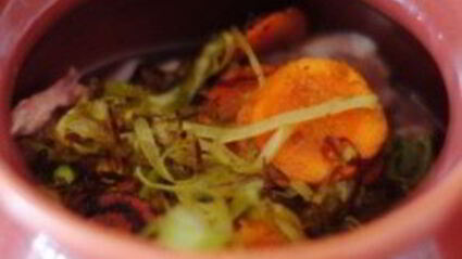 жаркое в горшочке из курицы с черносливом