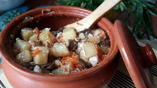 Жаркое в горшочке