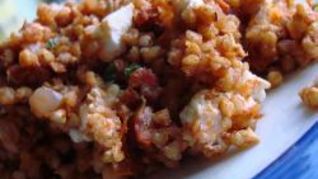 Гречка по-гречески с помидорами и брынзой