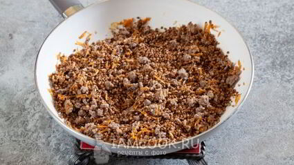 гречка с фаршем на сковороде