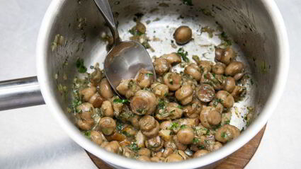 гречка с грибами и чесночными гренками