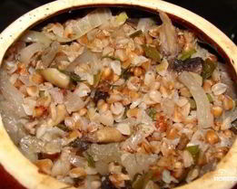 Гречка с грибами в горшочке