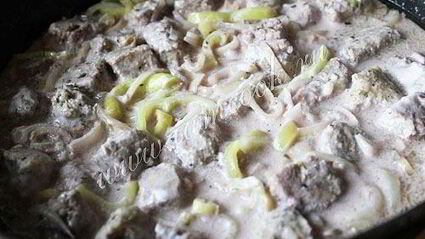 гречка с мясом, тушеная в сметане