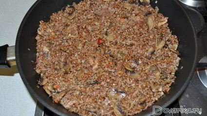 каша гречневая с тушенкой и грибами вкусняшка