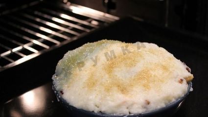 гурьевская каша с арахисом, бананами, киви и сухофруктами