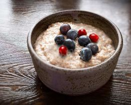 Каша из ячневой крупы на молоке