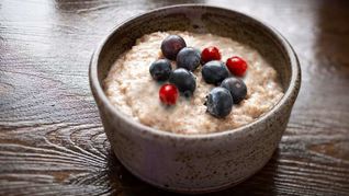 Каша из ячневой крупы на молоке