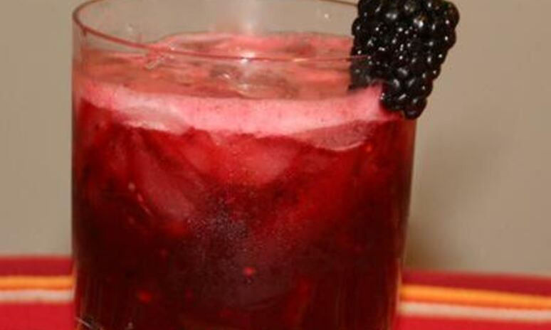 Рецепт алкогольного напитка с ежевикой