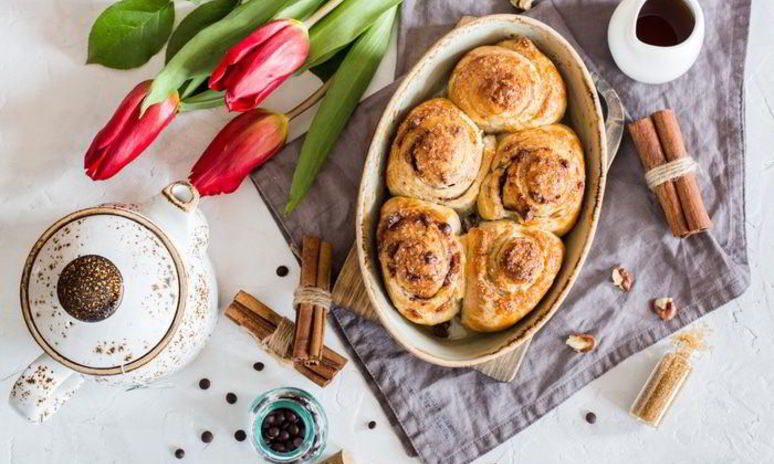 Рецепт булочек с пеканом в кленовом сиропе