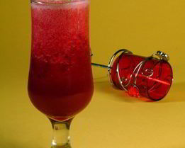 Газированный клюквенный пунш с ягодным льдом